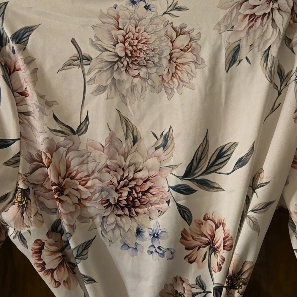 Le Rose Floral Patterned Short Robe Size XS/S - Picture 7 of 7